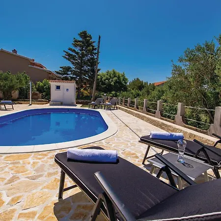 2 Bedroom Awesome In Barbat Apartament Barbat na Rabu