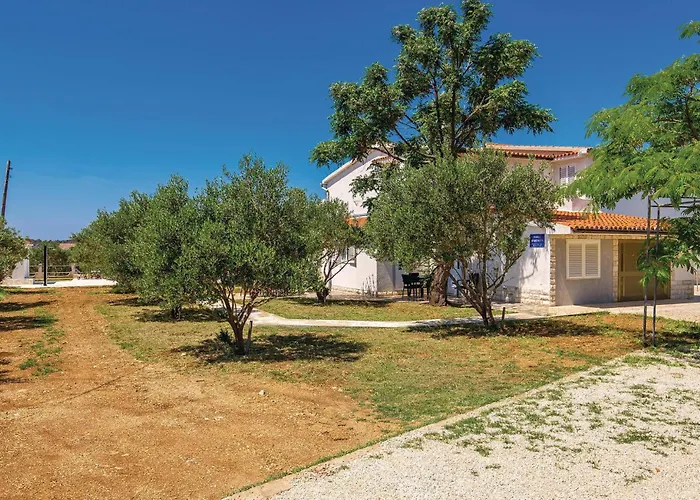 Apartment 2 Bedroom Awesome In Barbat Barbat na Rabu
