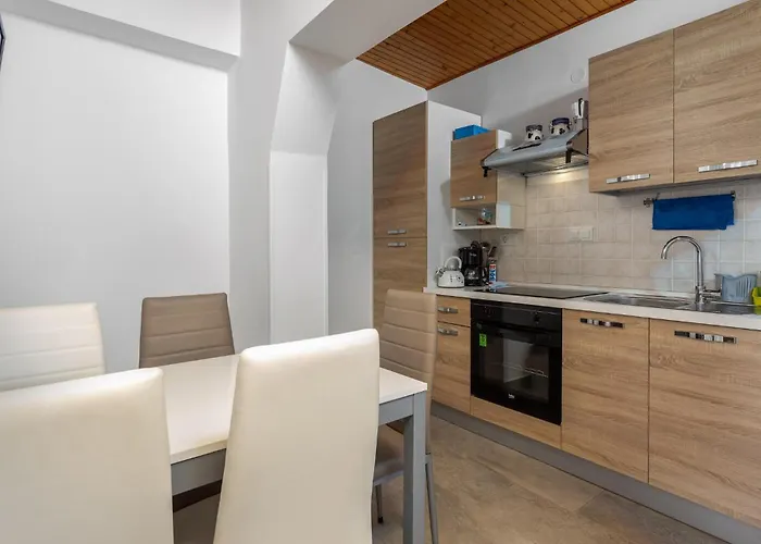 2 Bedroom Awesome In Barbat Apartment *