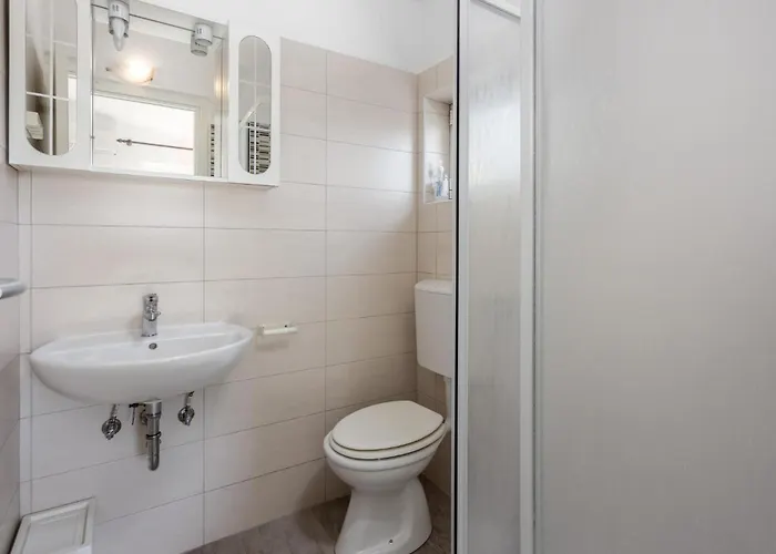 2 Bedroom Awesome In Barbat Apartment *