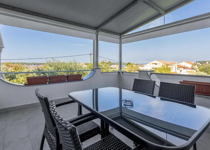 Apartment 2 Bedroom Awesome In Barbat
