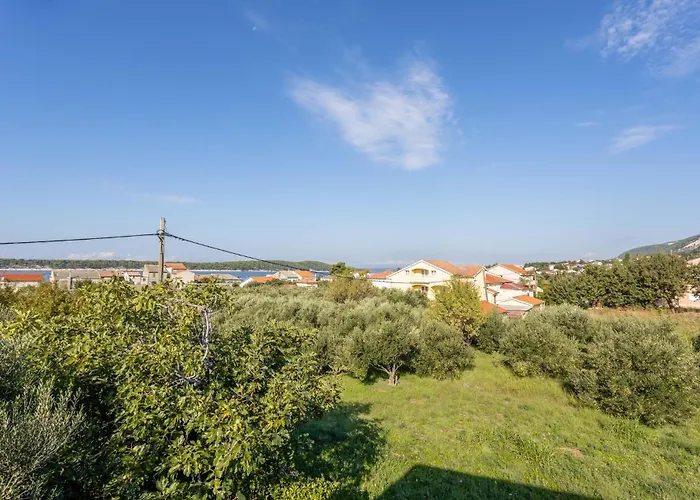 Apartment 2 Bedroom Awesome In Barbat *