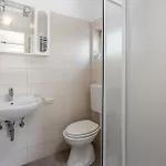 Amazing In Barbat With Swimming Pool Apartamento *