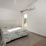 Apartamento Amazing In Barbat With Swimming Pool
