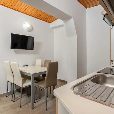 Stunning Apartment In Barbat *