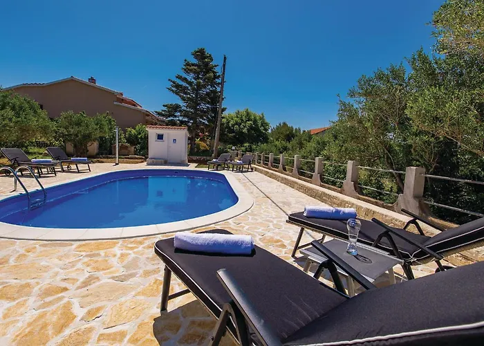 2 Bedroom Awesome In Barbat Apartman Barbat na Rabu